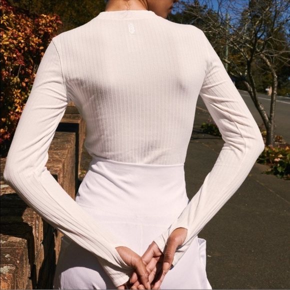 FREE PEOPLE Blissed Out Long Sleeve Top — Small — Arctic White — NEW - Picture 2 of 7